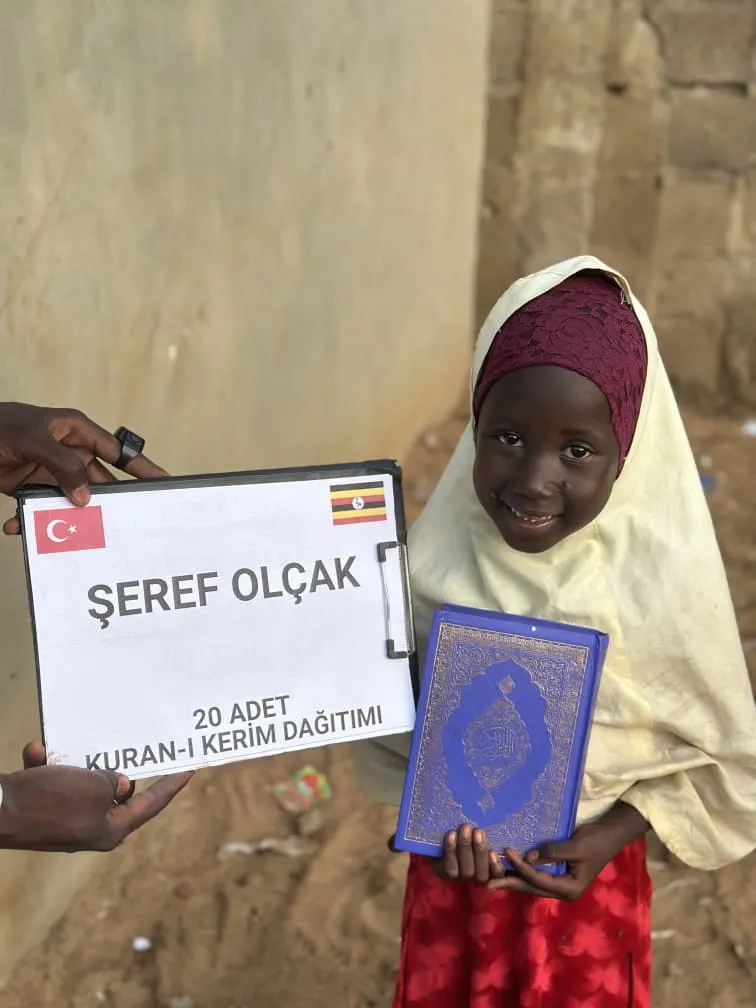 Afrika 1 adet Kuran- Kerim Bağışı
