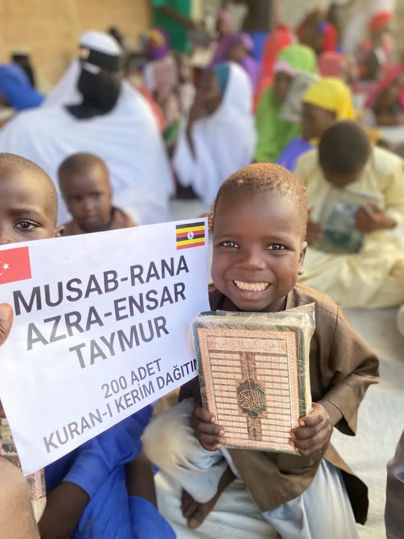 Afrika 10 Adet Kuran-ı Kerim Bağışı